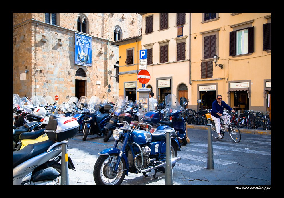 Bikes & scooters in Florence, Tuscany, Italy
