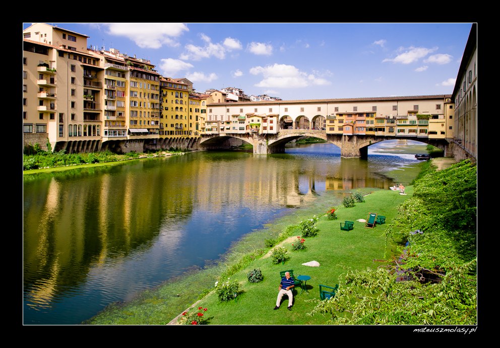 Relax below Ponte Vecchio, Florence, Tuscany, Italy