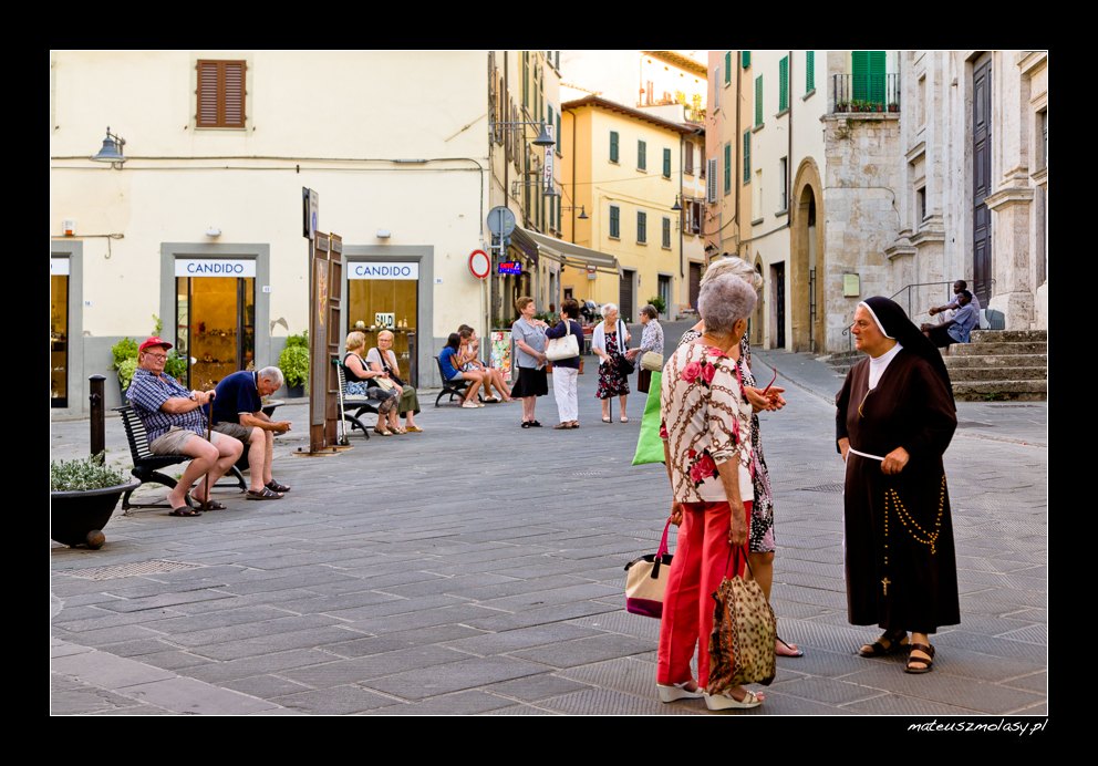 Gossipers, Poggibonsi, San Gimignano, Tuscany, Italy