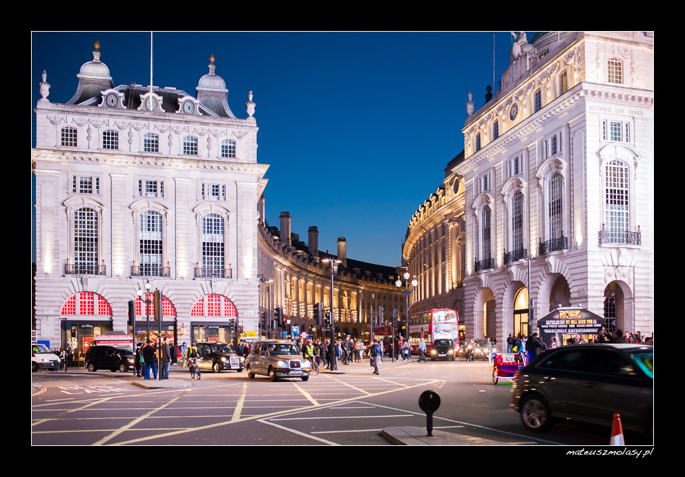 London, Picadilly by night, Regent Street